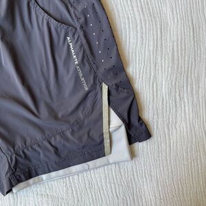 Alphalete Infinity Speed Shorts 5.5” compression Liner Stretch Violet Mens L
